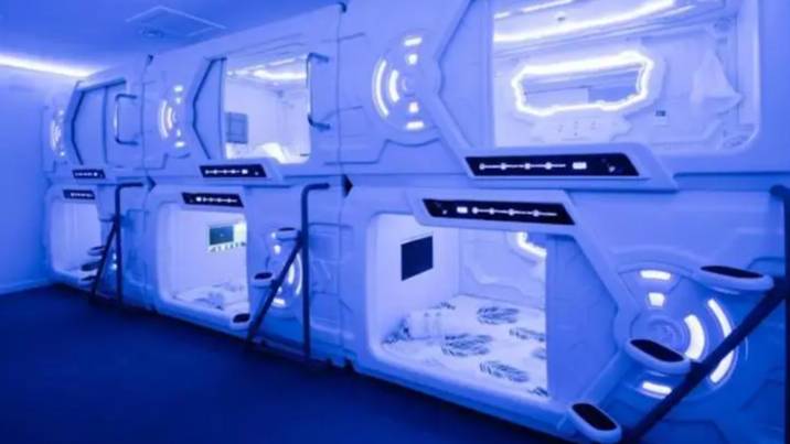 Capsule hotels